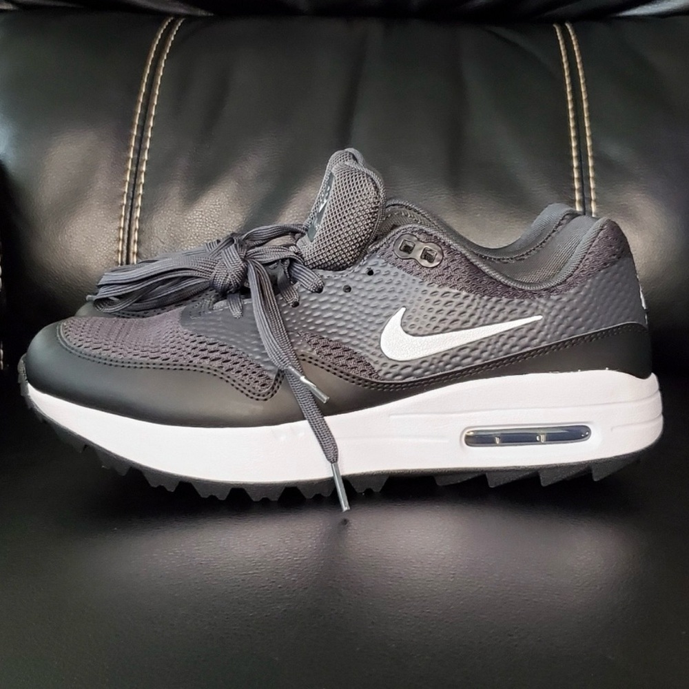 NWOB Nike Air Max 1 G Spike-less Golf Shoes Men Size 7.5 Black and White